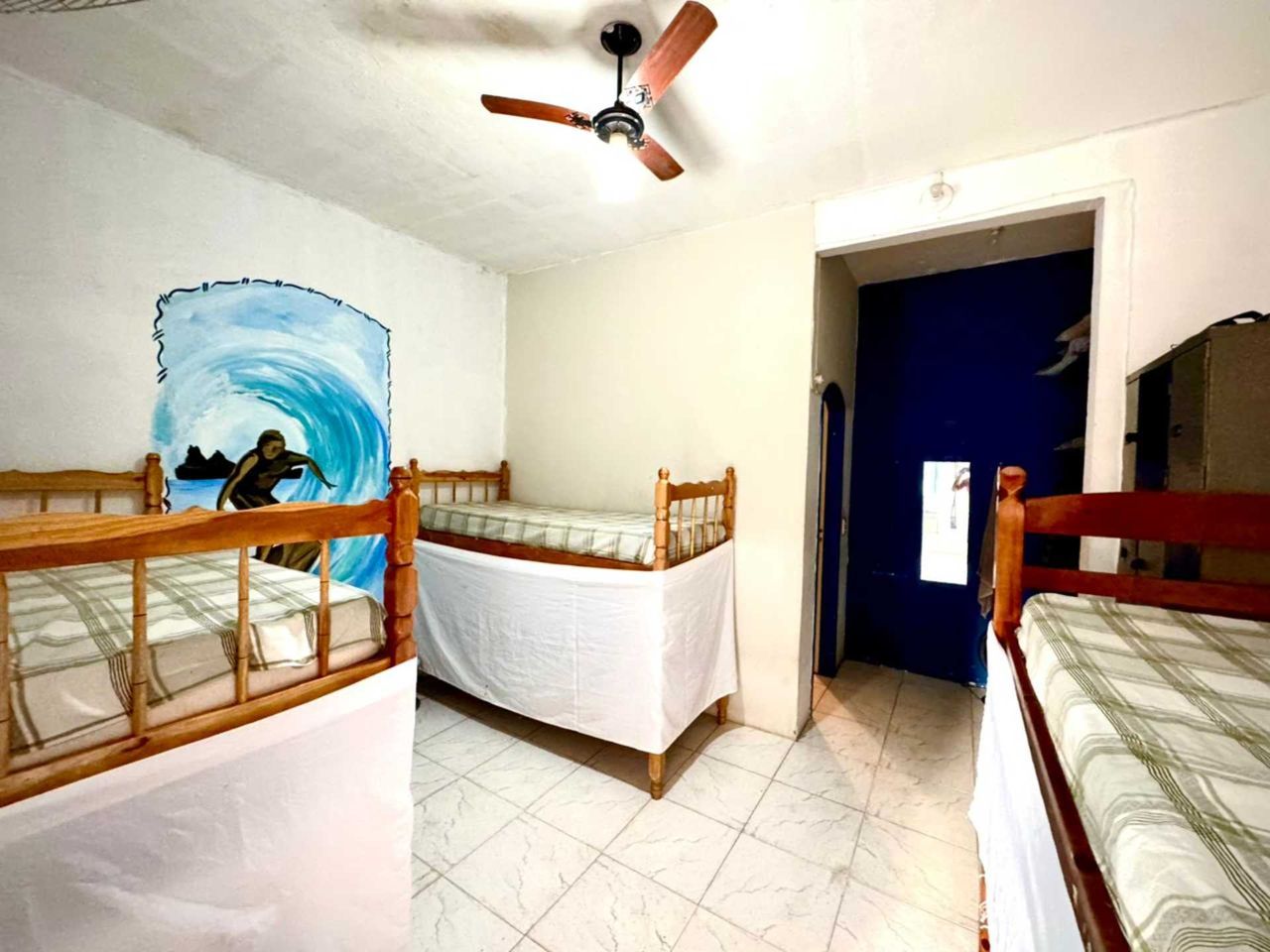 Cama en dormitorio mixto de 6 — Bouganvile Vibe Hostel